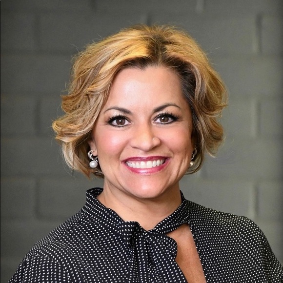 Meet your Posher, Amy - Picture 1 of 1